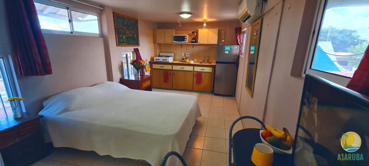 A1 Apartments Aruba Oranjestad Esterno foto