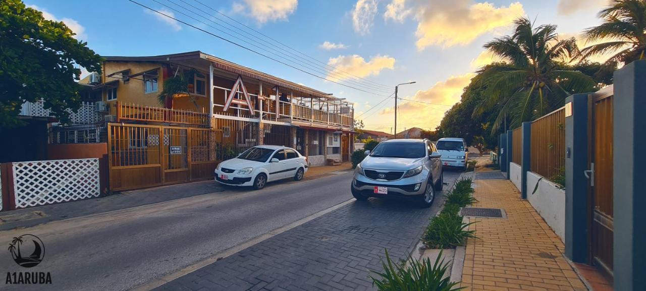 A1 Apartments Aruba Oranjestad Esterno foto