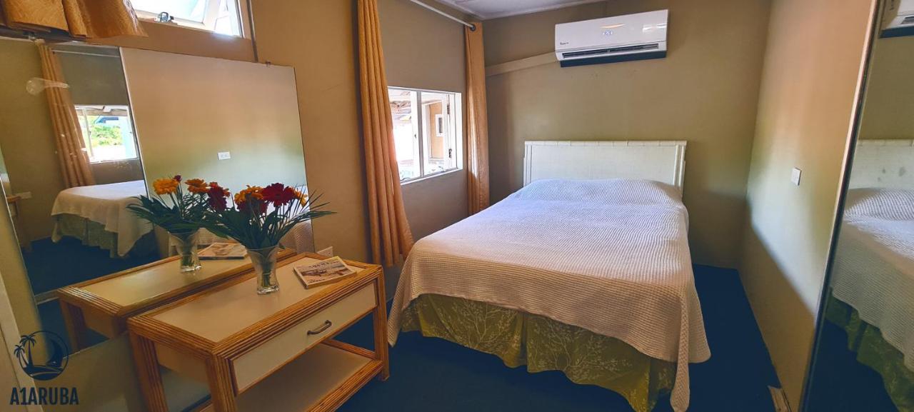 A1 Apartments Aruba Oranjestad Esterno foto