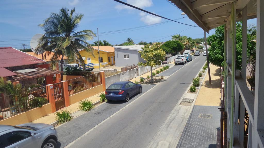 A1 Apartments Aruba Oranjestad Esterno foto
