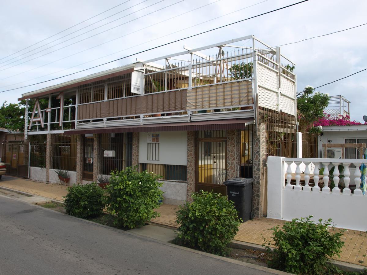 A1 Apartments Aruba Oranjestad Esterno foto