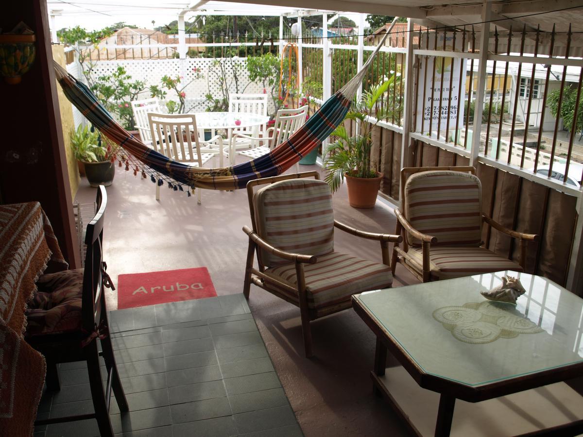 A1 Apartments Aruba Oranjestad Esterno foto
